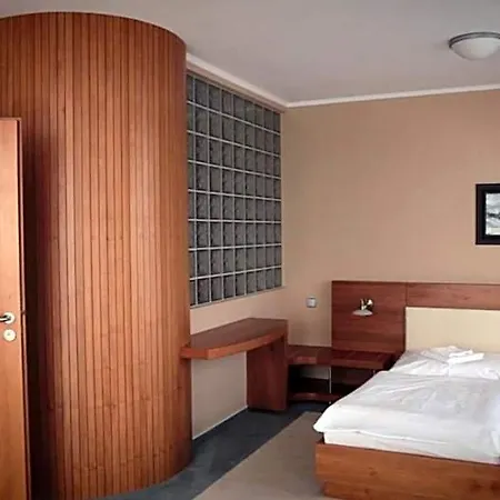 Buly Aréna Szálloda 3*
